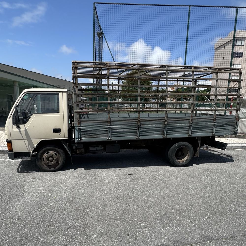 Mitsubishi Canter 3.3 Diesel - Caixa Aberta - 1 Dono - 265.000 km