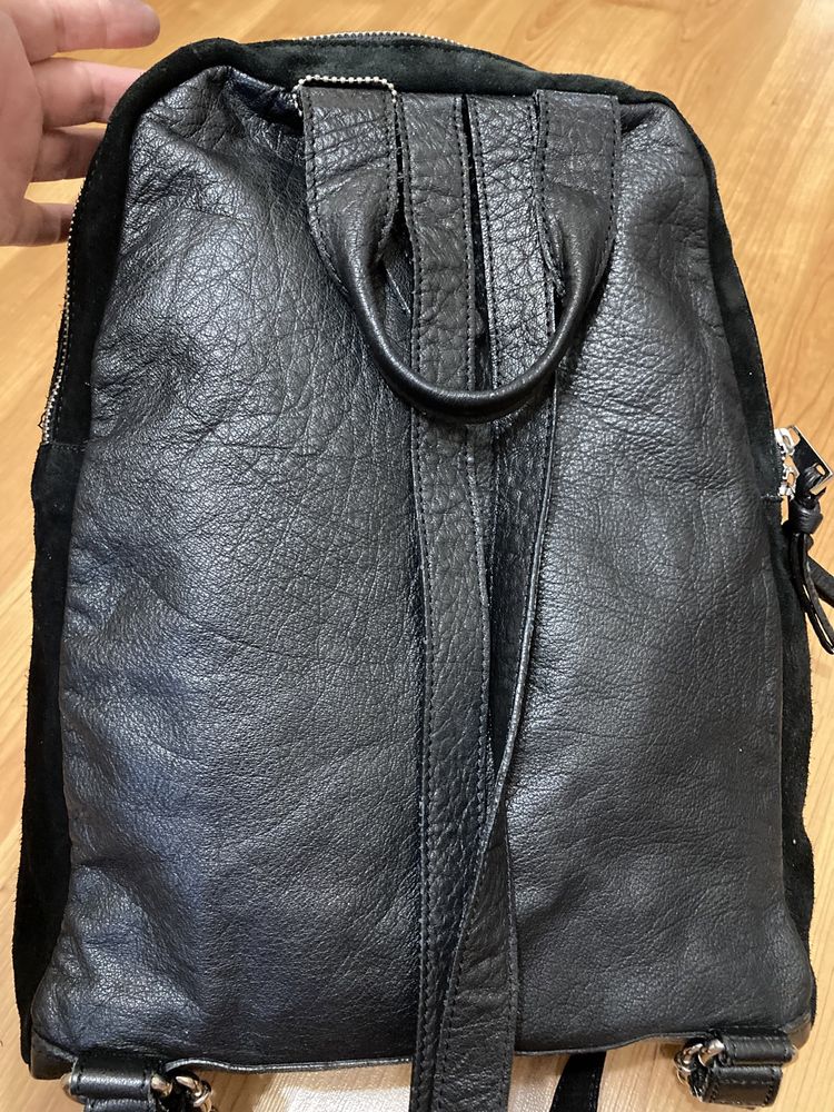 Рюкзак STOM LEATHER натуральная кожа +замша в хорошем состоянии .