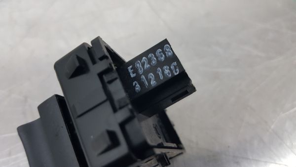 Comando / botão / interruptor vidros frente direito RENAULT Kadjar (HA