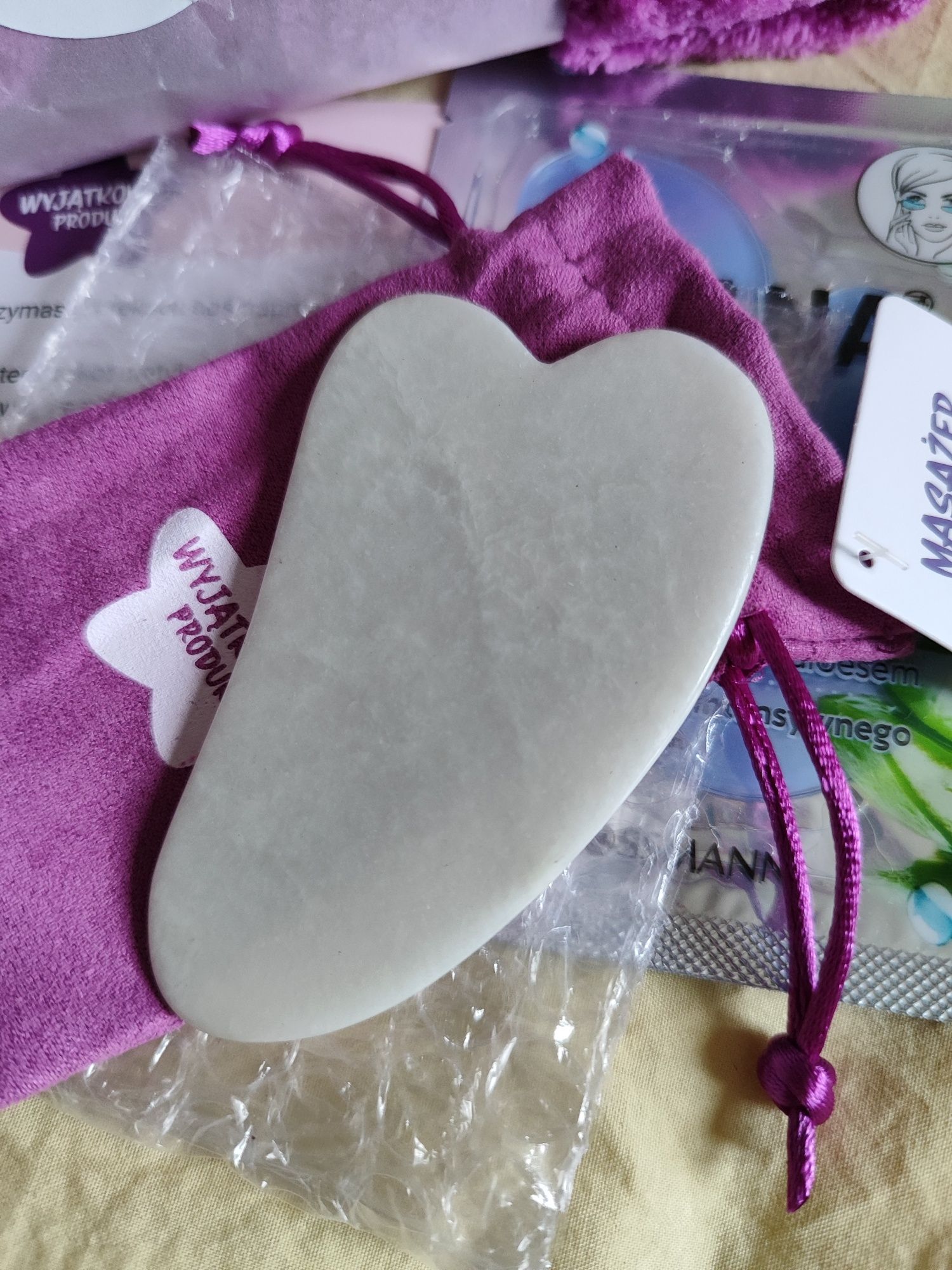 Zestaw mini spa! Jadeitowy kamień gua sha + opaska + płatki