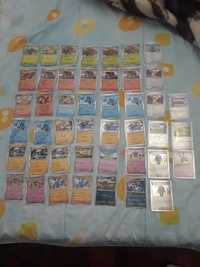 39 cartas Pokémon holos e reverses