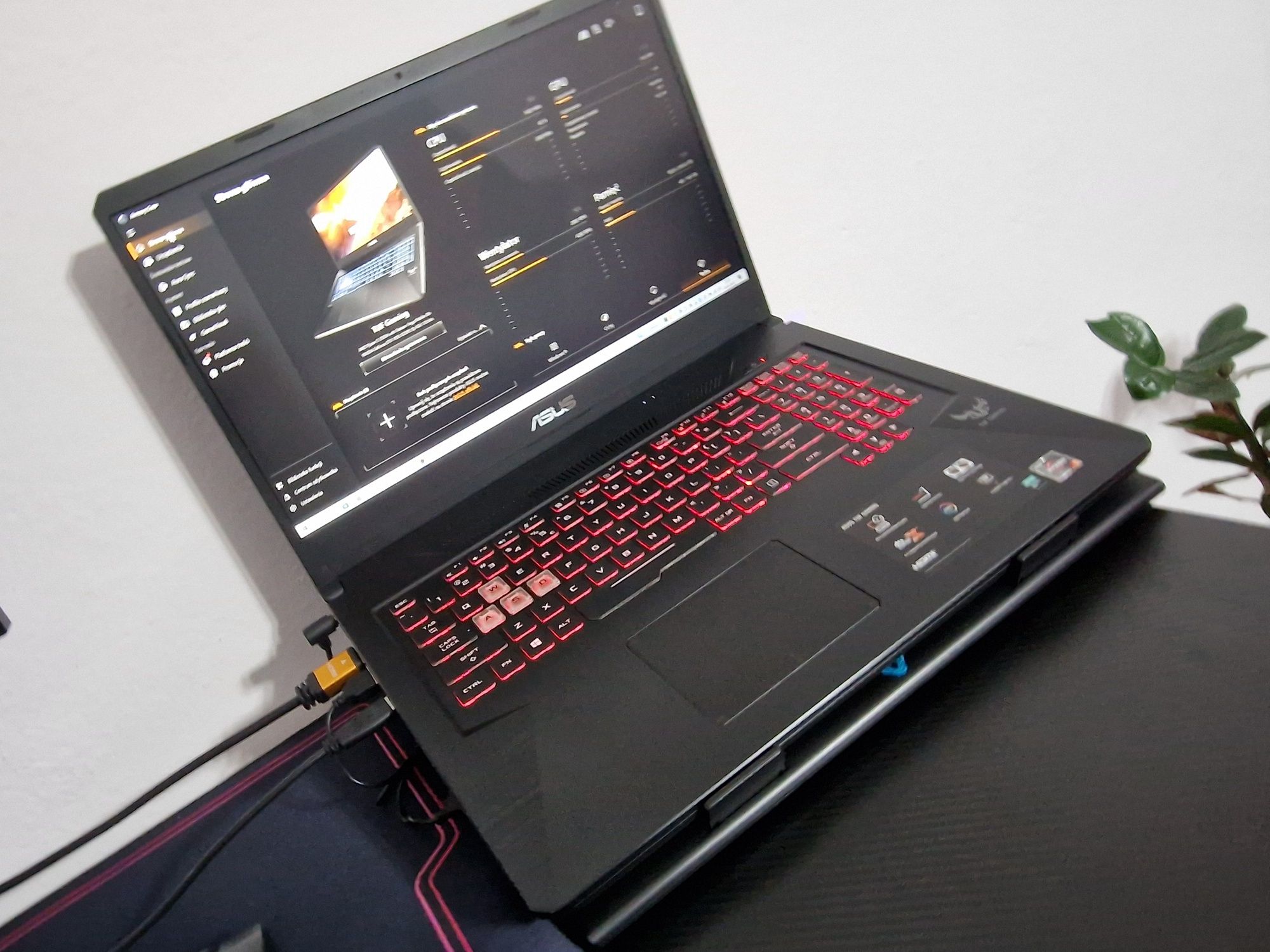 Laptop ASUS TUF FX702 GTX1650/128bit/Ryzen 5/16ram/1TB SSD/120hz 17,3"