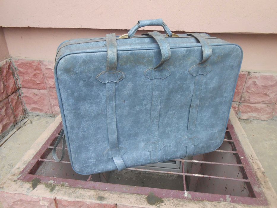 Валіза Темно-Сині з Пасками на Коліщатках