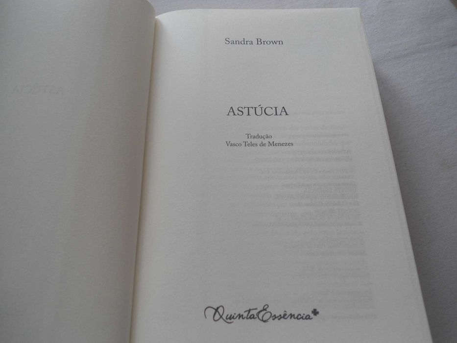 Astúcia por Sandra Brown