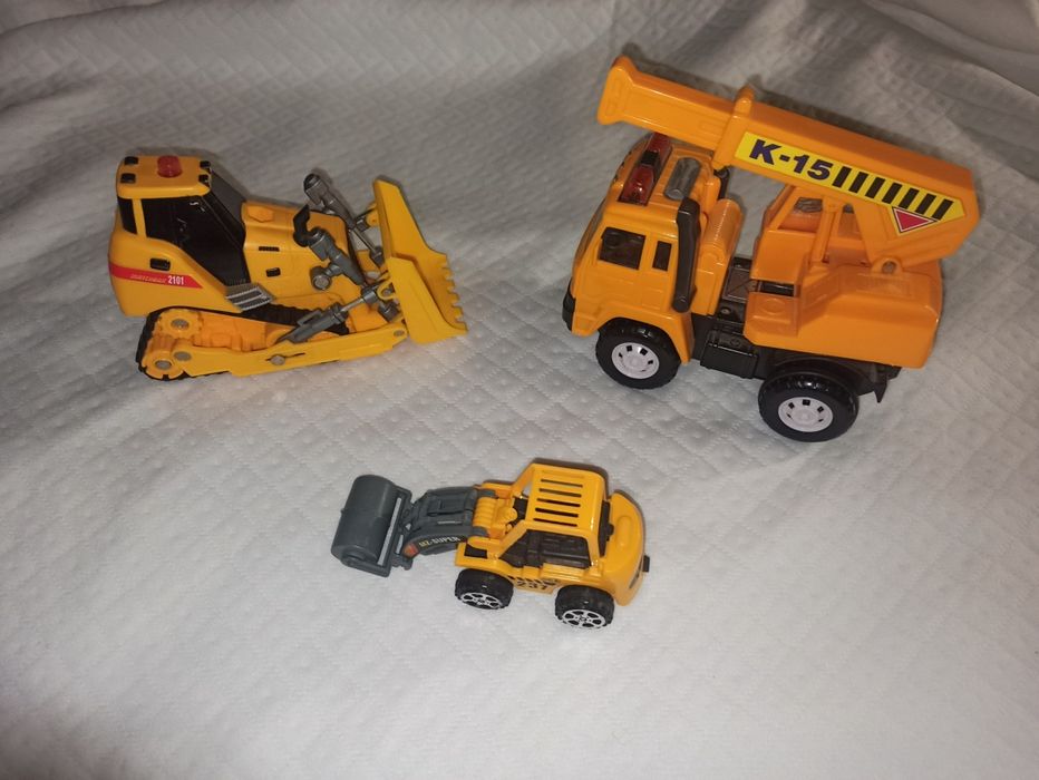 Машинки, іграшки, літаки дитячі