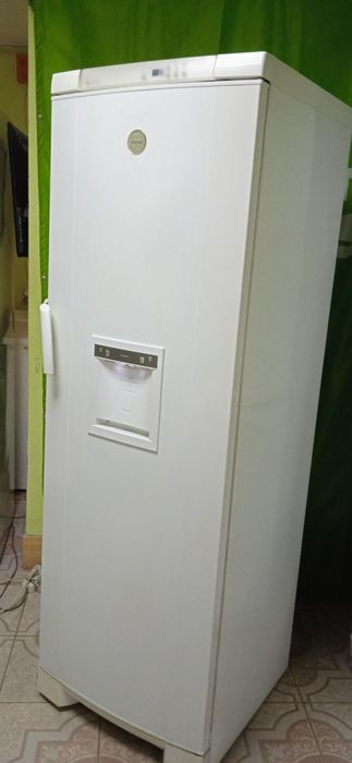Холодильник б/в ELECTROLUX   No Frost mod. ERES3500