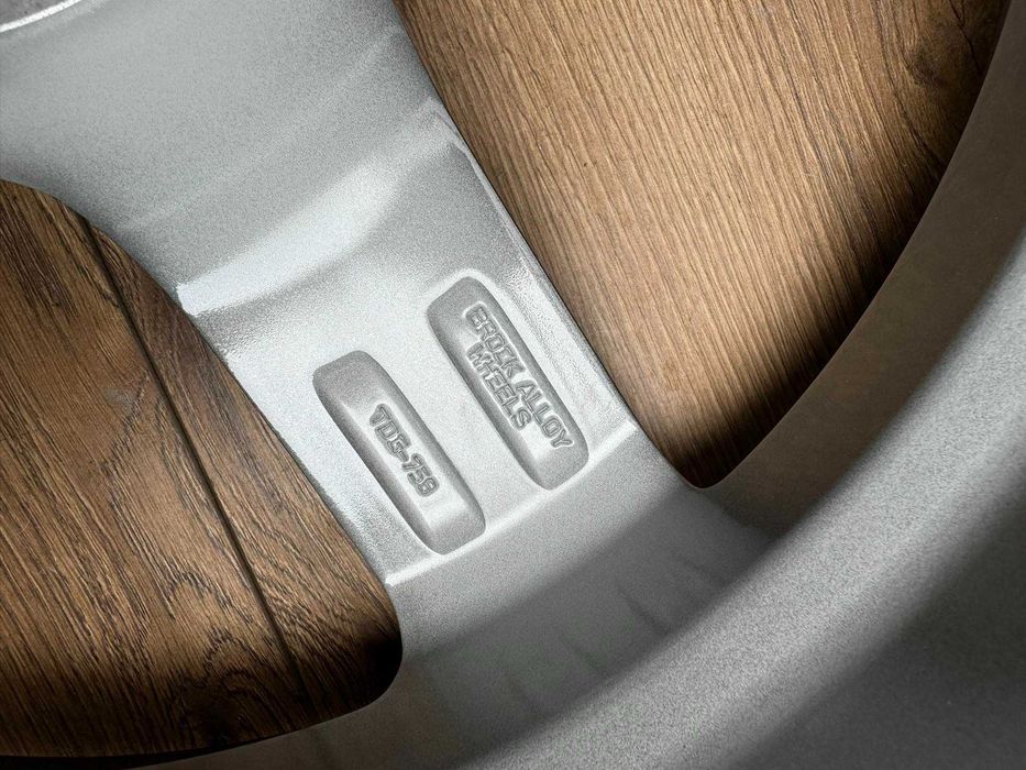 Alufelgi 5x114,3 r18 TOYOTA NOWE! Avensis Corolla Rav4 Auris CH-R 9#