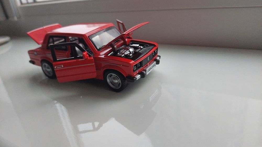 Моделька машины Lada 2106 Автопром  красная