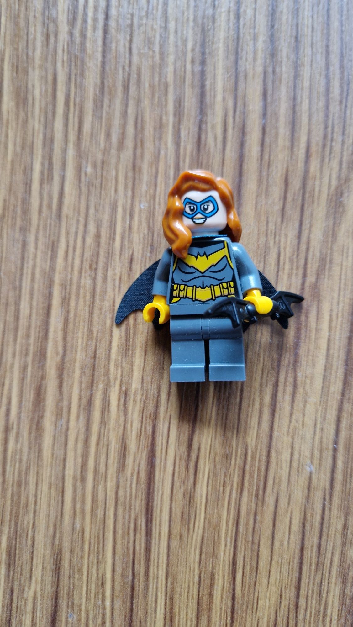 Lego Super Heroes Batgirl figurka