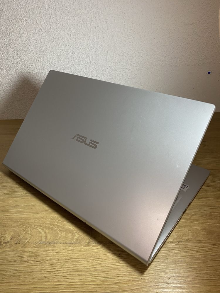 Portátil ASUS F515FA | i3, 8GB RAM, SSD 256GB - Excelente Estado