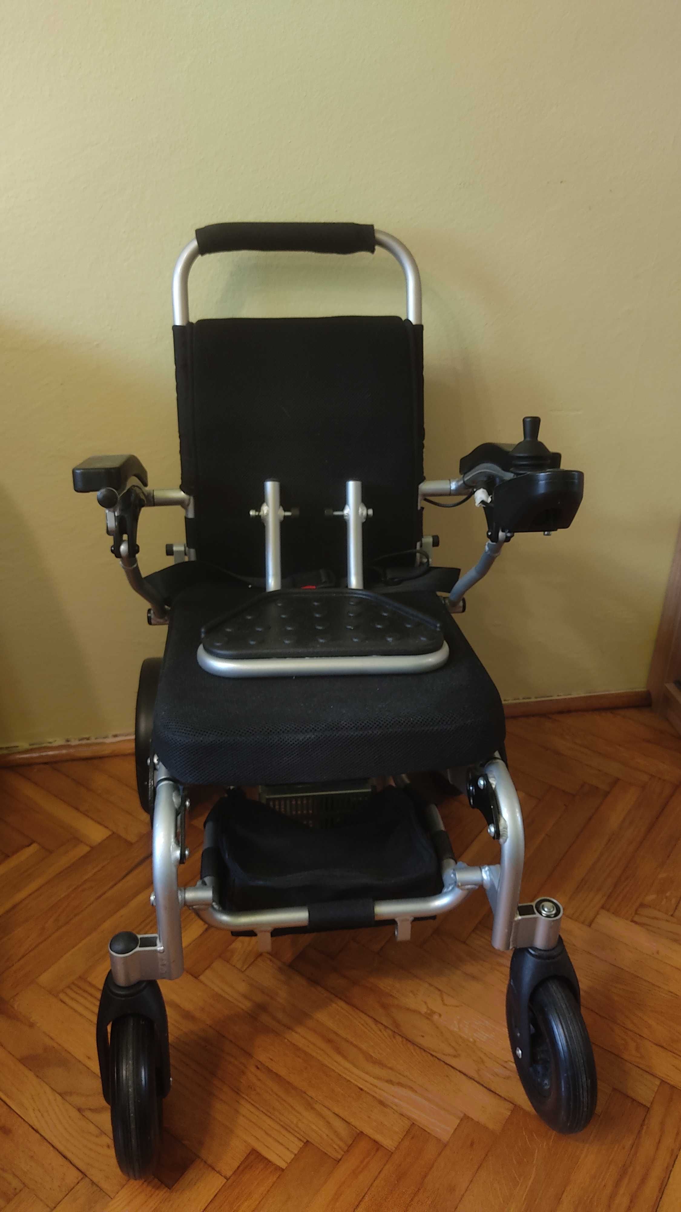 Inwalidzki wózek elektryczny FREEDOM CHAIR, model A07