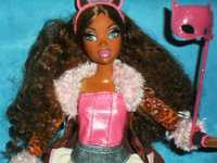 Mattel lalka Barbie My Scene Westley Masquerade rzęsy 3D torebka buty