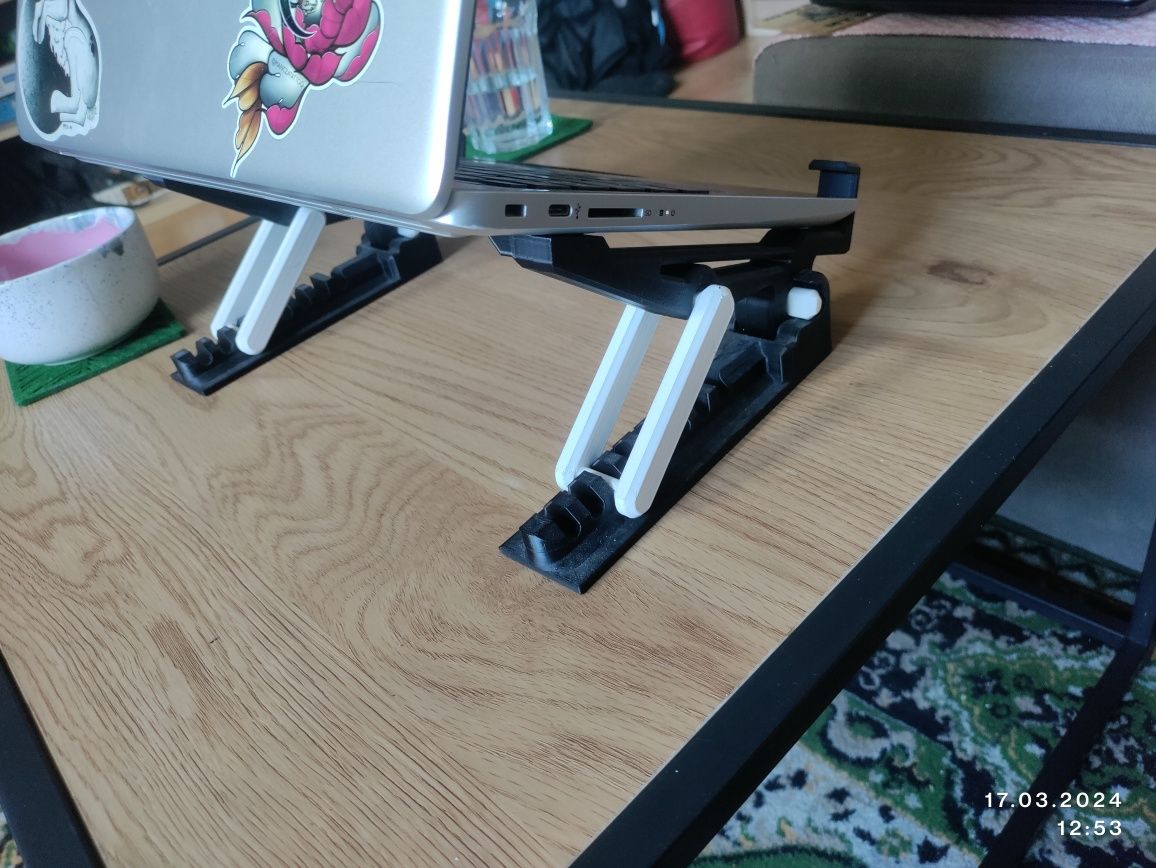 Podstawaka pod laptop druk 3D