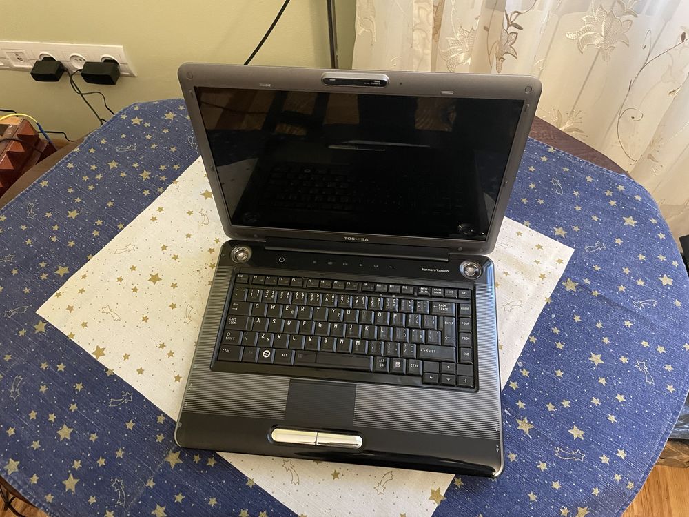 Toshiba  SATELLITE A300  core duo) Dual ram3 ssd