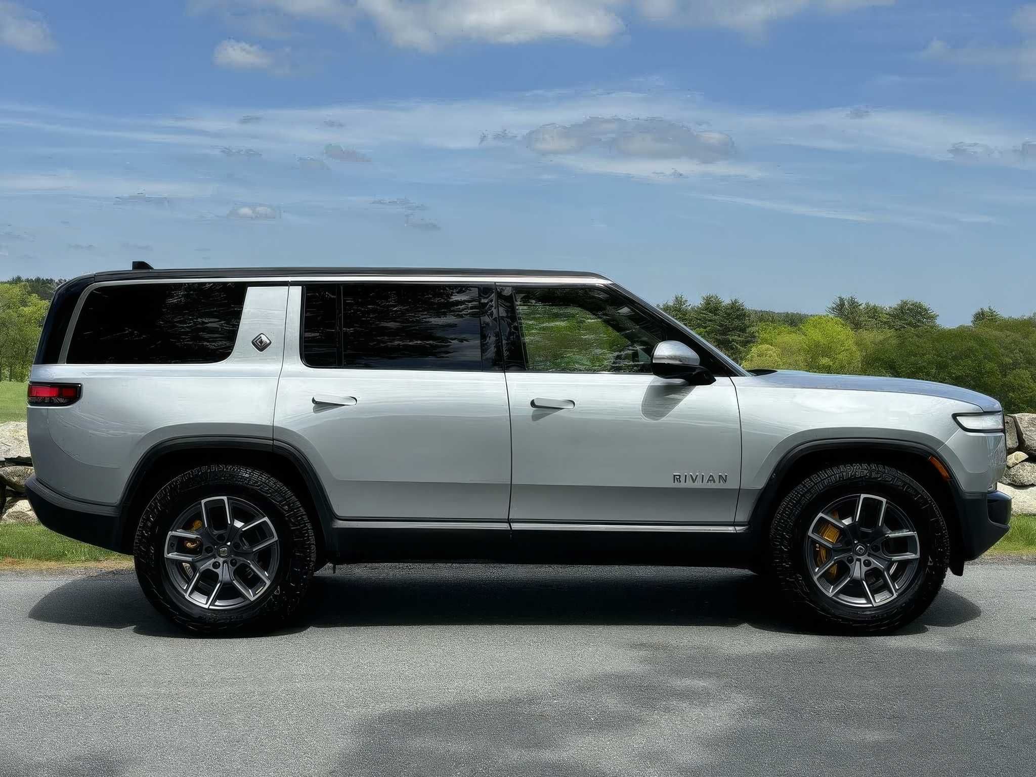 2022 Rivian R1S Launch Edition