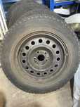 Opony zimowe: Bridgestone Blizzak 215/70 R16
