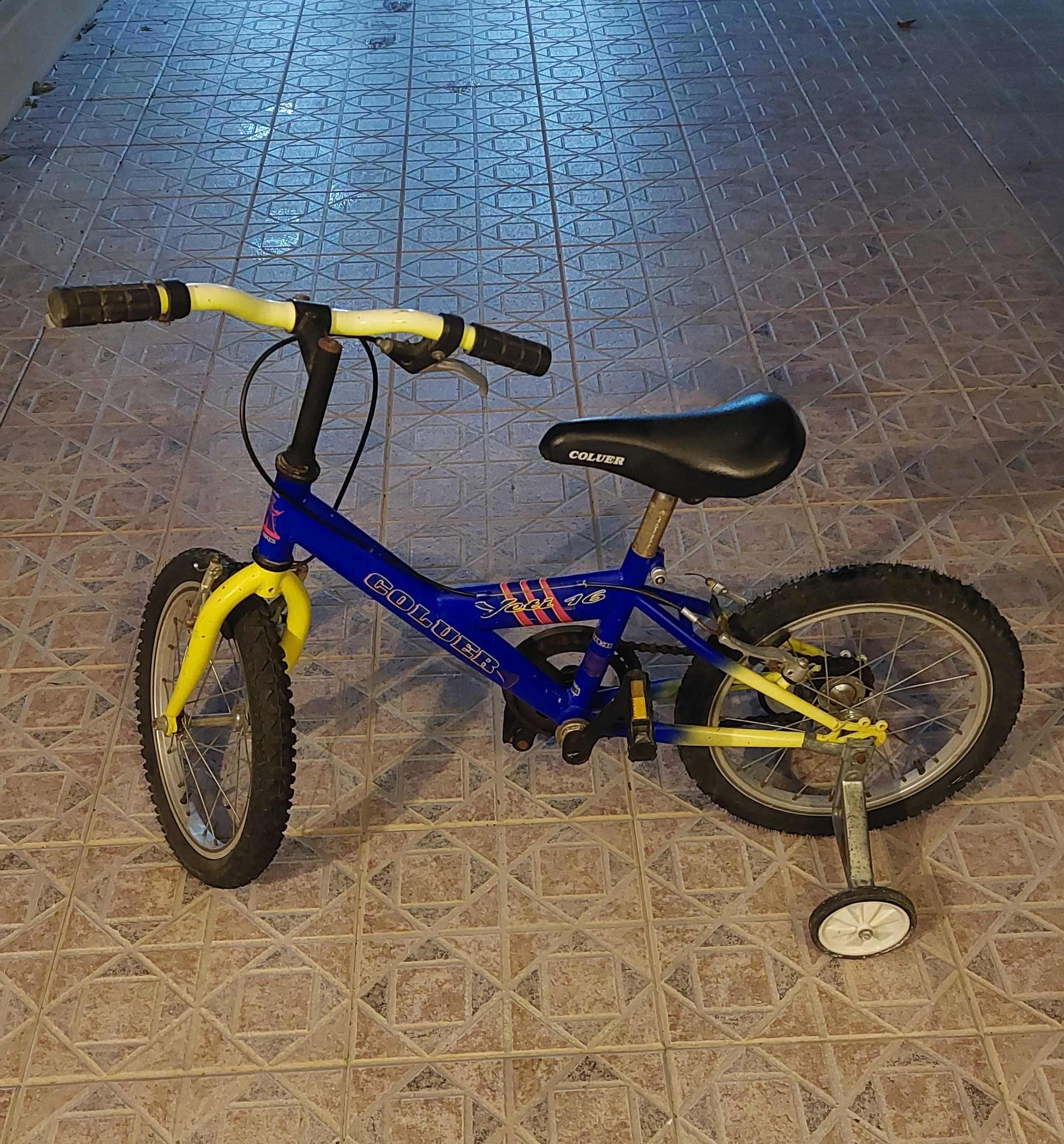 Bicicleta de criança usada