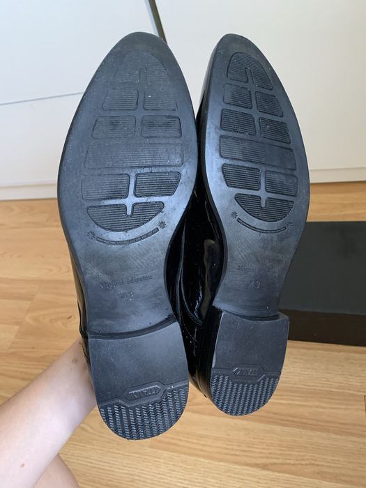 Кожаные брендовые туфли