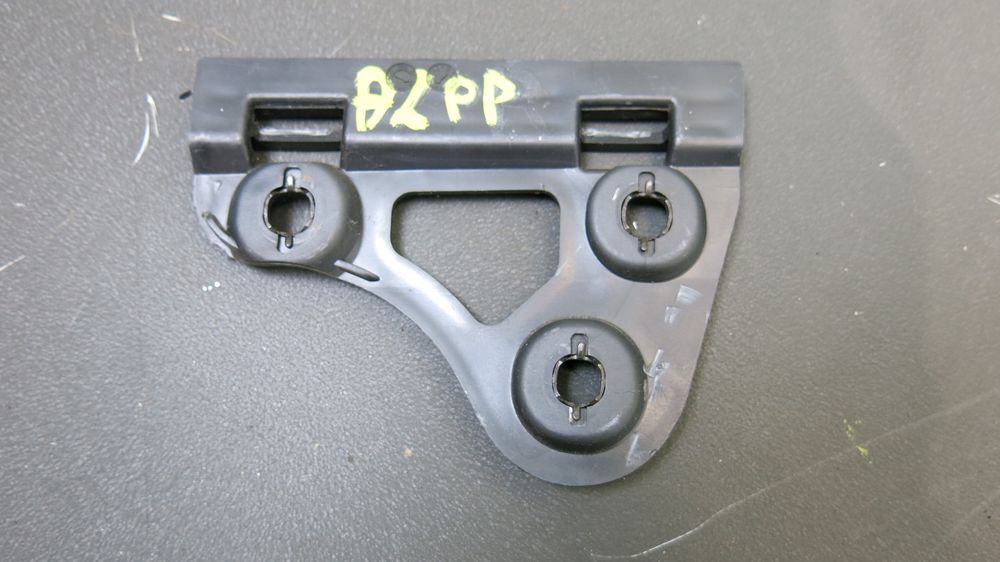 Audi A2 ślizg zderzaka prawy przód