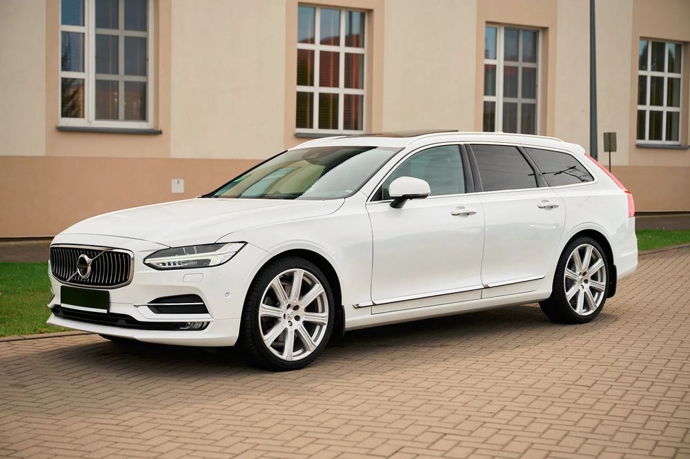 Volvo V90 2.0 D-5 235KM ==Inscription=Maxx Wyposażenie=Panorama=Wenyle=HeadUP==