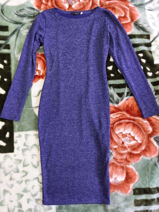 Женское платье весенне-осеннее.