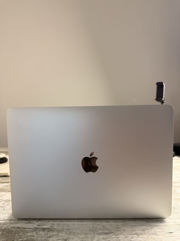 MacBook Pro 13’’ 2017 i5, 8GB RAM, SSD, carregador original