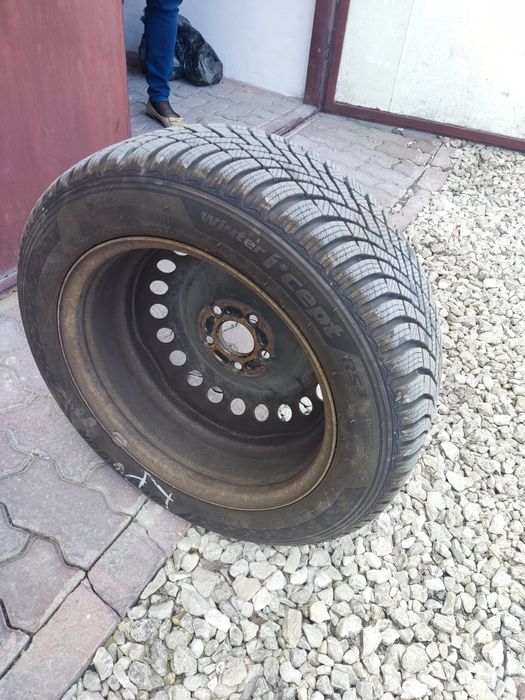 Sprzedam zimowe opony z felgami 205/55/R16 (komplet 4 szt),Super stan!