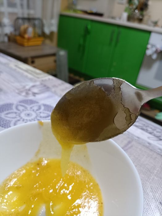 Мед смачний натуральний