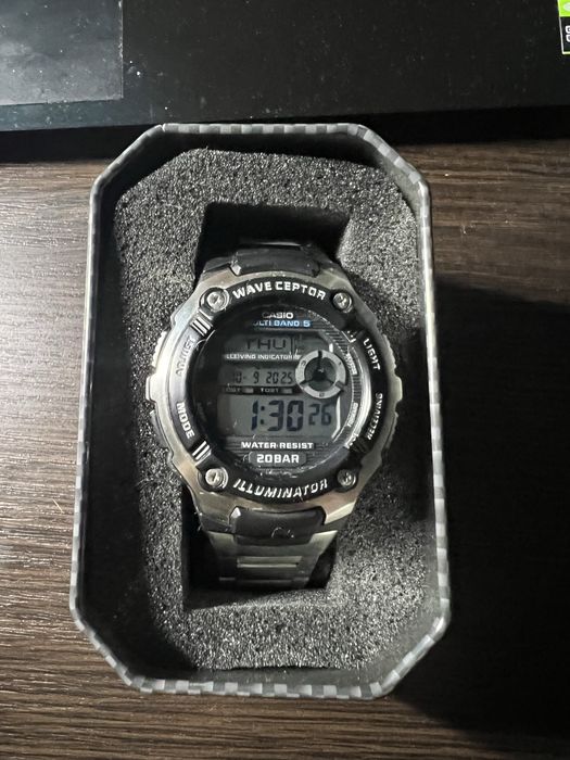 Casio Iluminator WV-200RD-1AEF