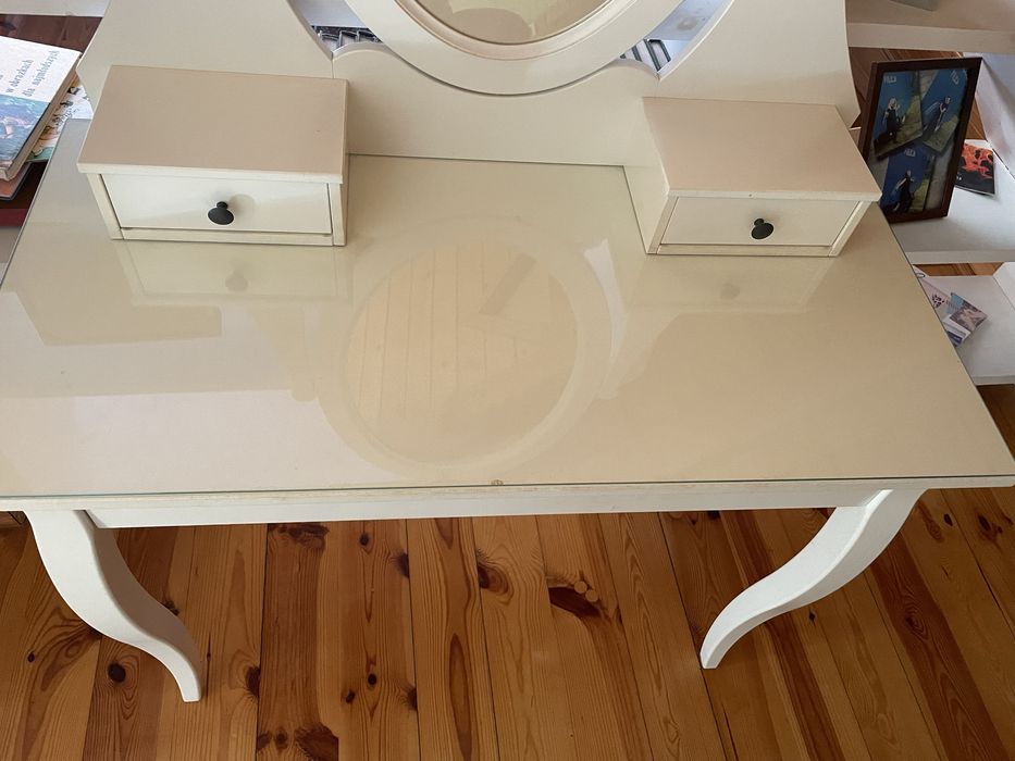 Toaletka Ikea używana z siedziskiem