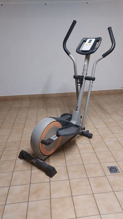 Elíptica - bicicleta da ginásio