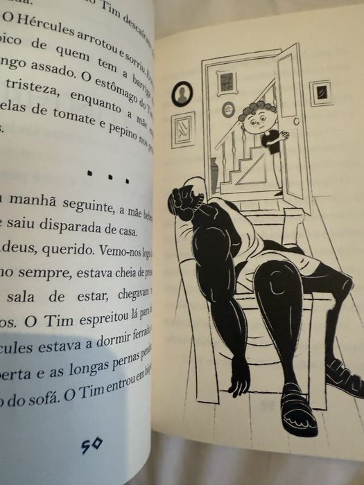 Livro Novo sem uso “Aí vem o Hércules”, colecão Heróis Aselhas.
