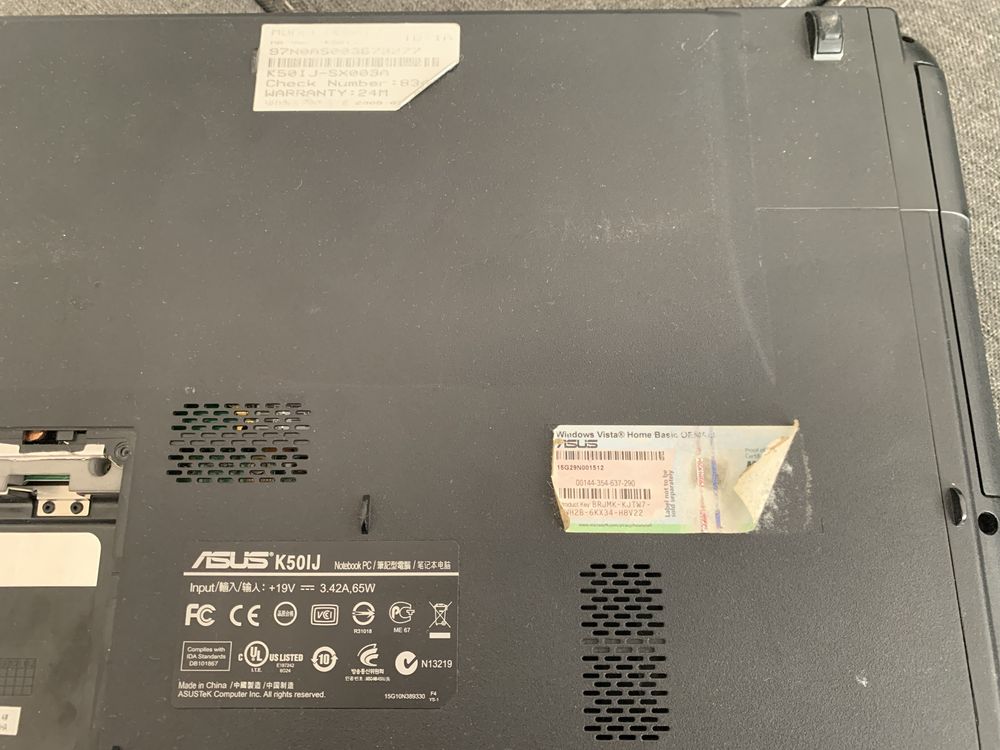 Laptop ASUS uszkodzony