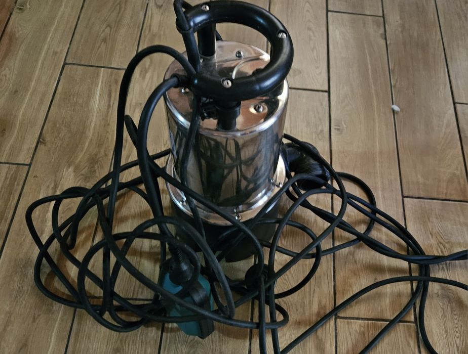 Pompa zatapialna 750w 1400l/h jak nowa