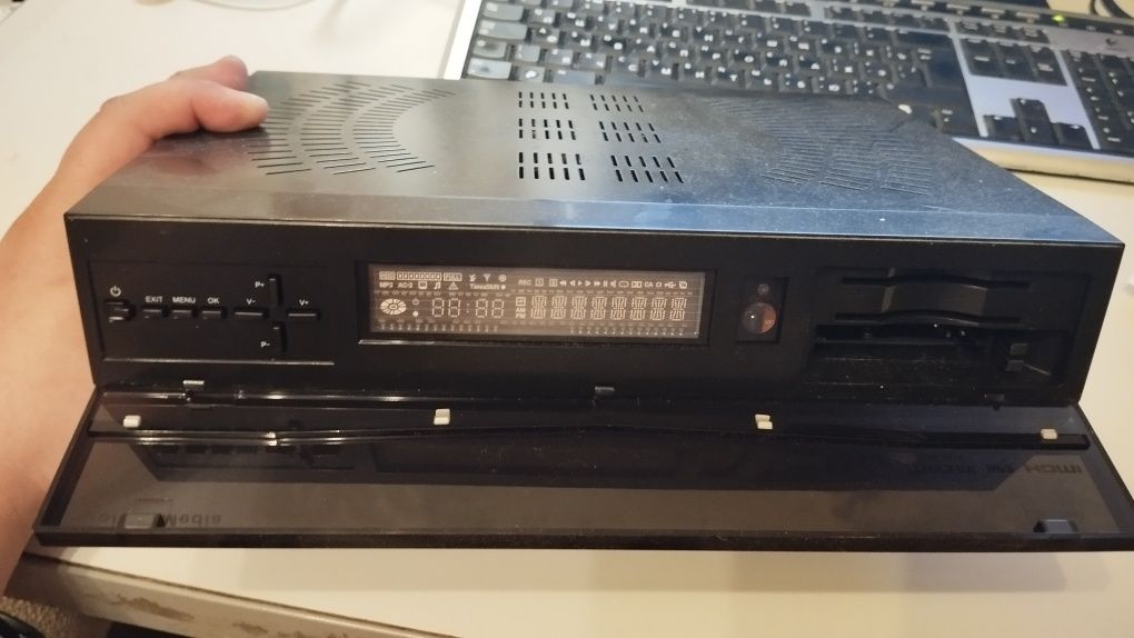Ресивер Golden Media UNI-BOX 9080 CRCI HD PVR COMBO