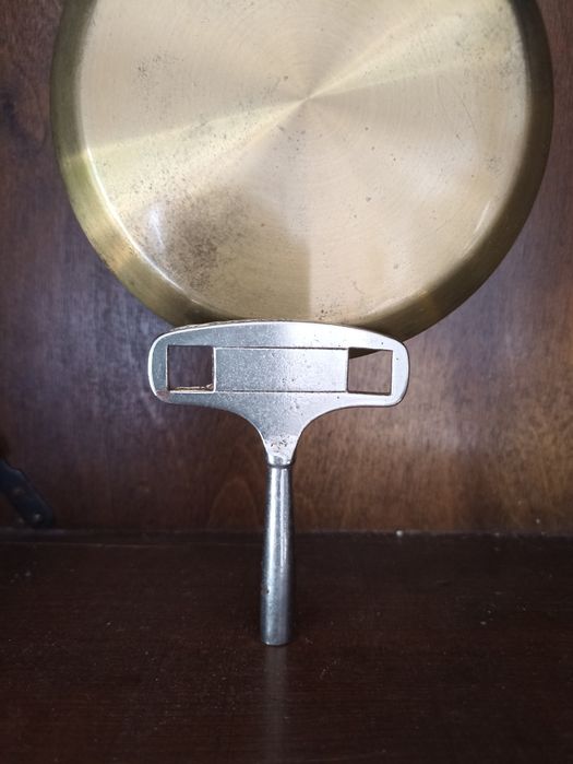 Relógio antigo de parede