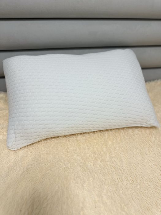 Подушка WELLPUR STRYN 42x65x15см