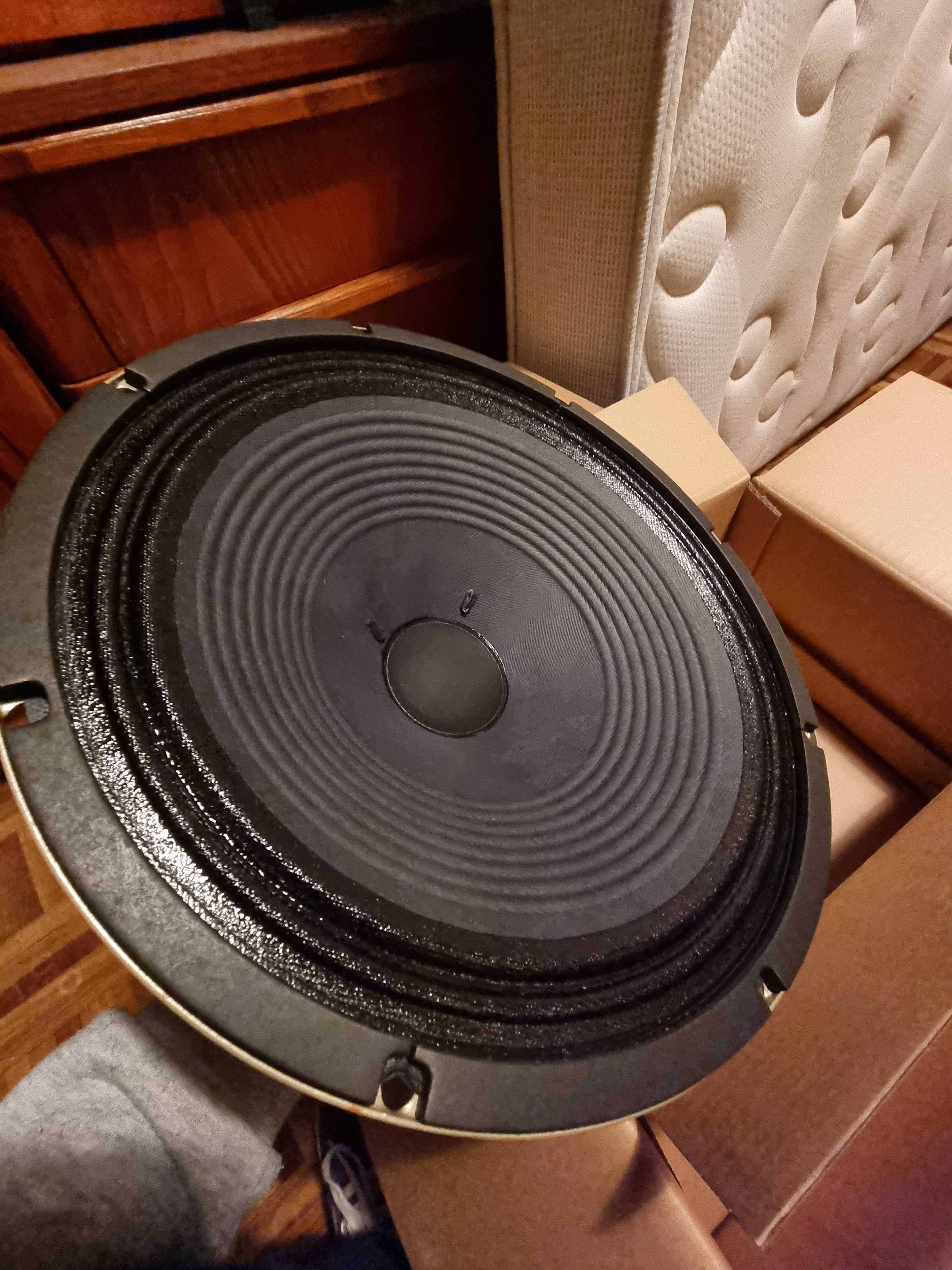 Dois CELESTION G12 V Type 16 ohm