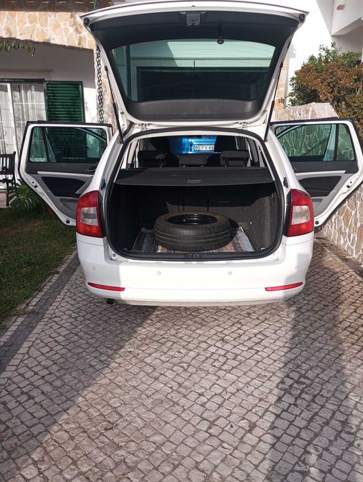 Skoda Octavia Carrinha 1.6 a Gasolina + GPL