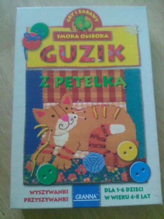 Guzik z pętelką gra