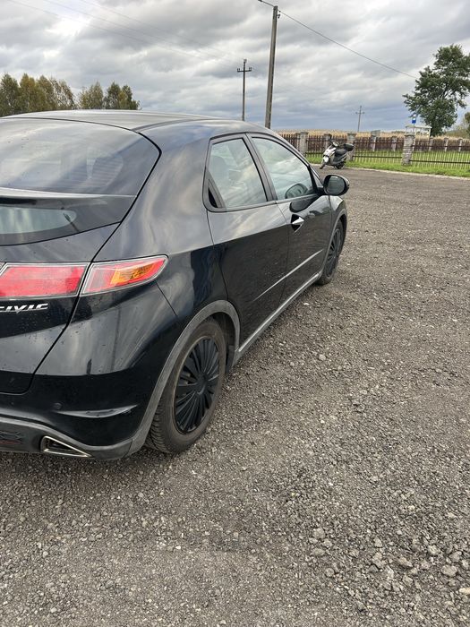 Honda Civic Ufo VIII 1.8 VTEC LPG serwisowana faktury opłaty do 2026