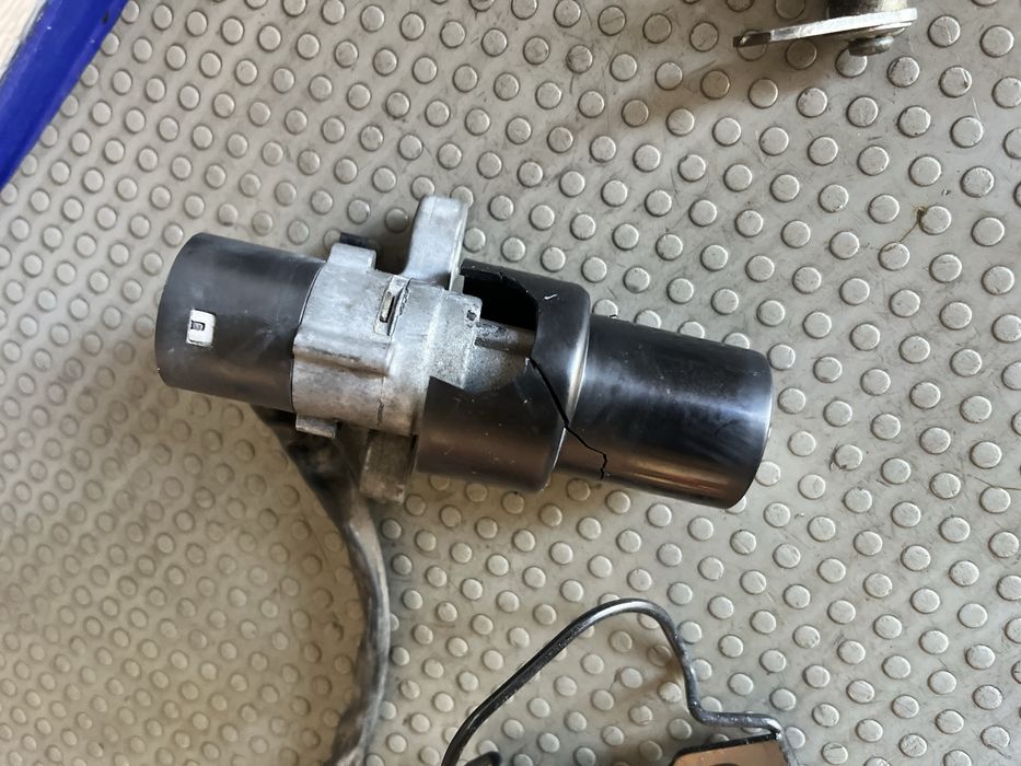 Stacyjka yamaha yzf r125 korek zamek zestaw staryowy