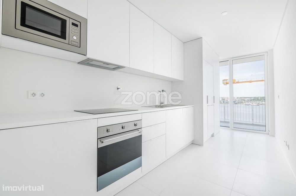 Apartamento T3 R/C Novo, Condomínio Colina do Outeiro, Seixal