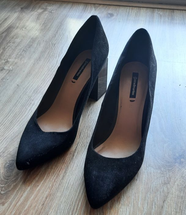 Buty zamszowe, czółenka Stradiwarius 39