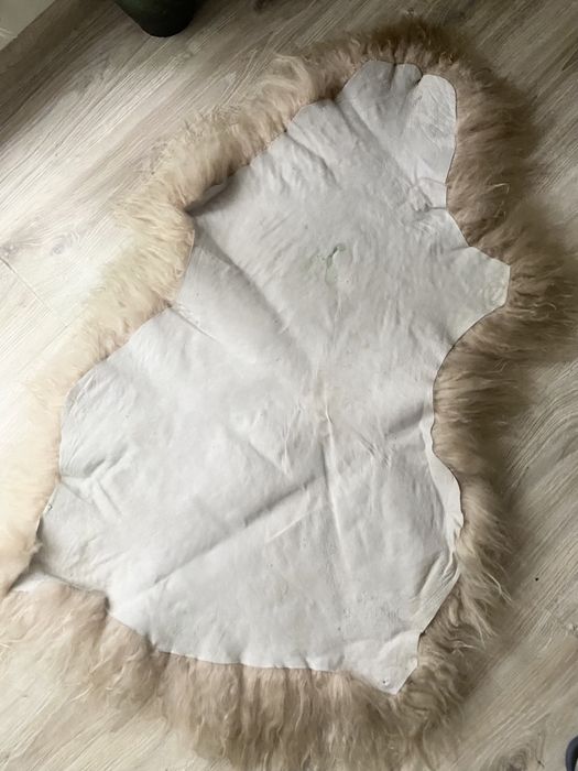 Skóra owcza islandzka długi włos beż/róż duża