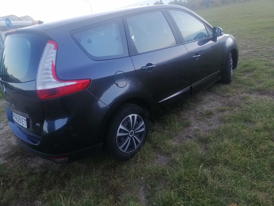 Renault Megane Scenik 2011 1.6 130к.с