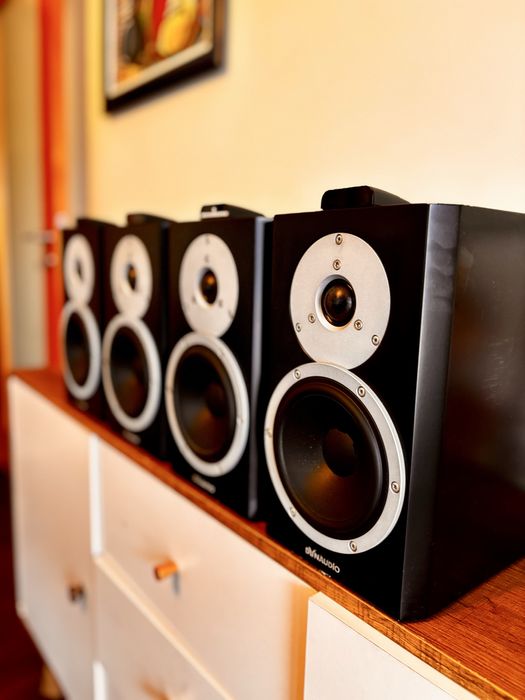 Colunas Dynaudio XEO 4 + Dynaudio HUB