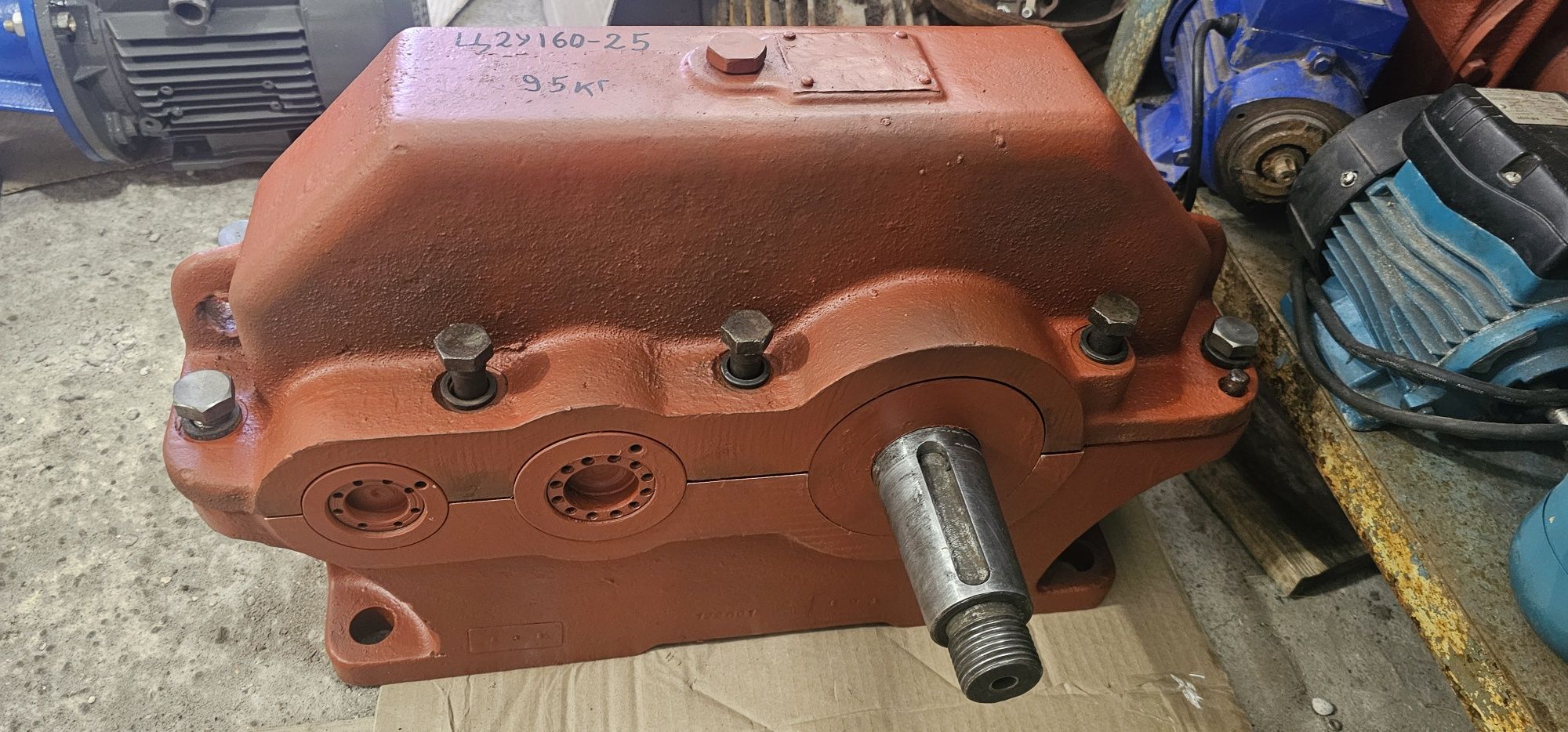 Отличное состояние Ц2у160-25 редуктор на дровокол