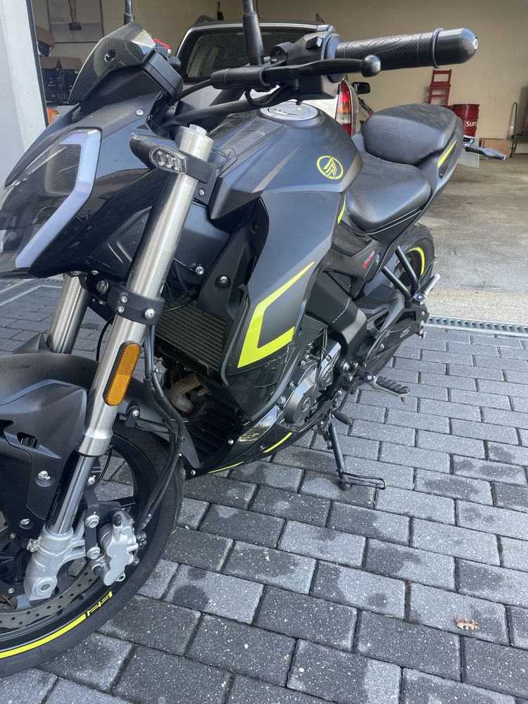 Mota 125 como nova