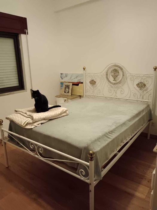 Mobília de Quarto Floral Nogueira e Pedra Mármore